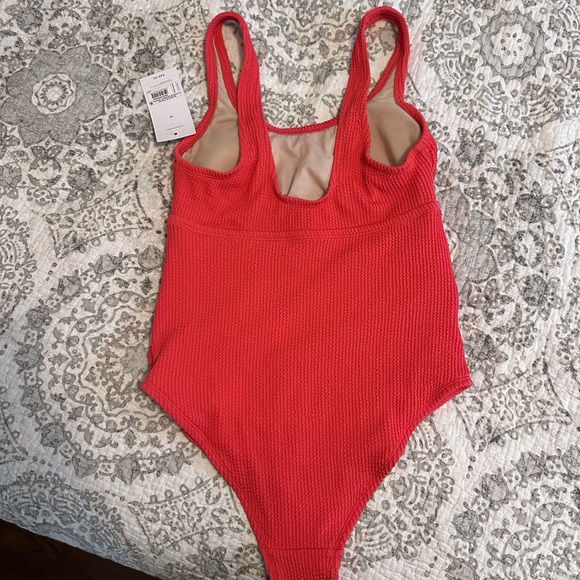 Coral one piece with pads - Picture 5 of 5